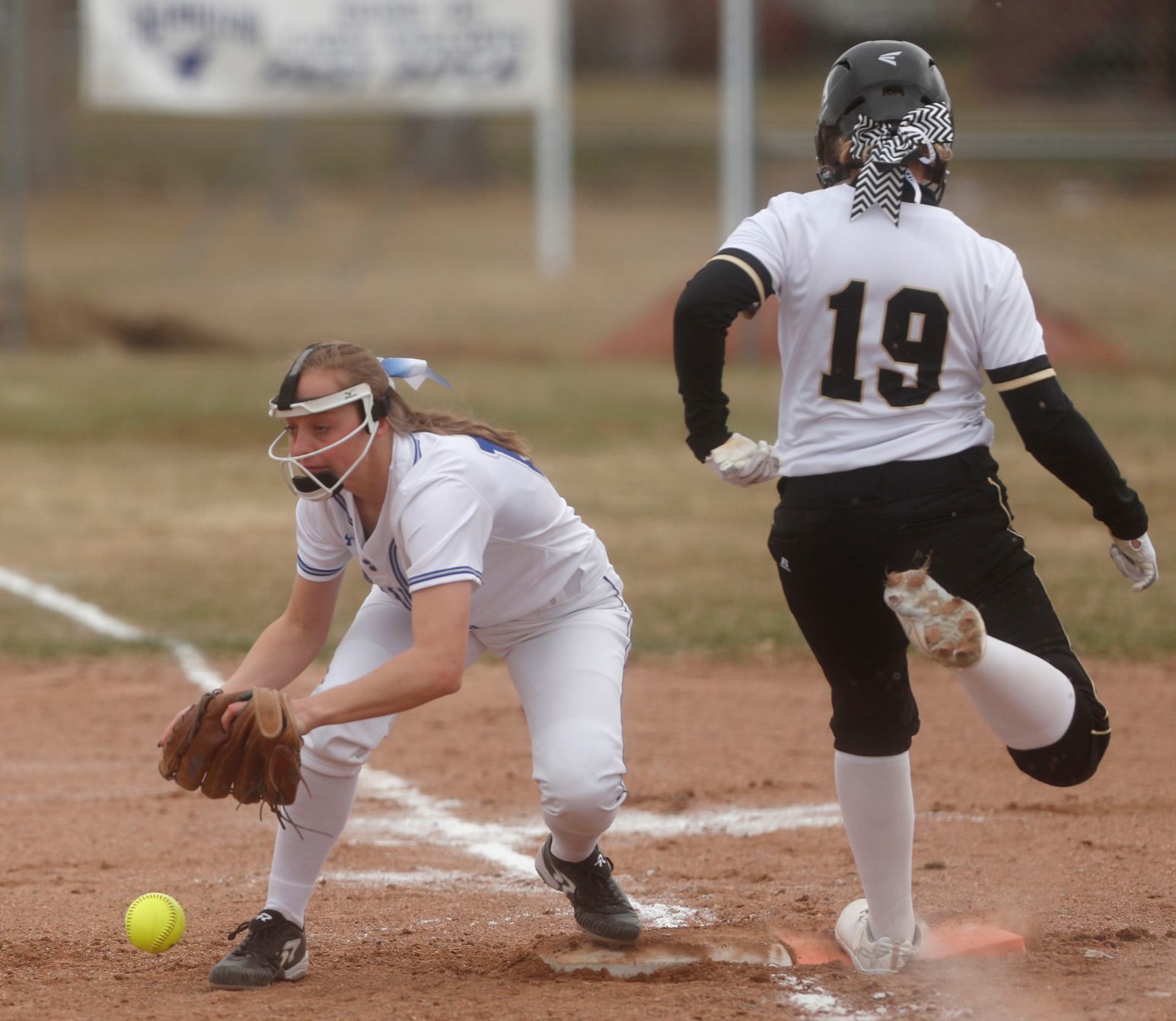 Billings West defeats Billings Skyview, 11-5.